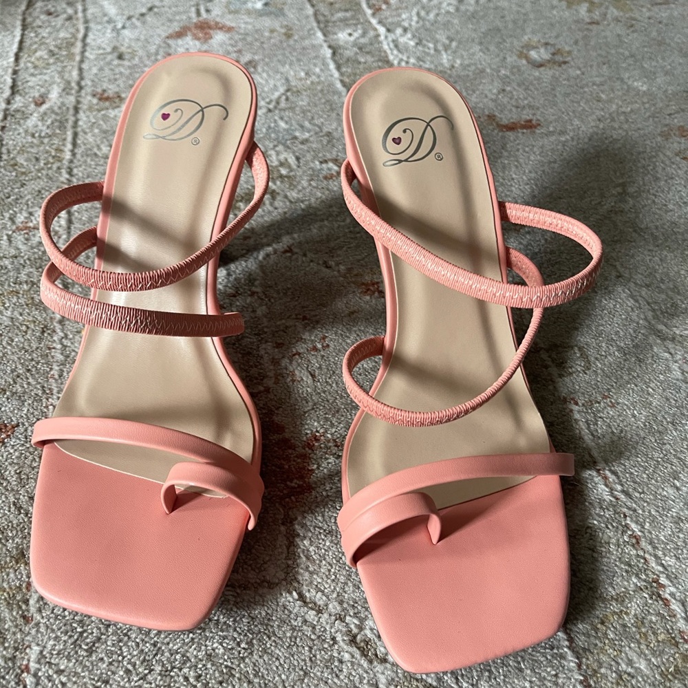 Toe Loop Thin Strap Sculptural Heeled Peachy Pink… - image 4